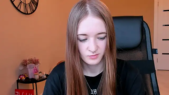 Snapshot of KateKayer chatting on October 22, 2025, 9:31 am KateKayer online show from October 22, 2025, 9:31 am