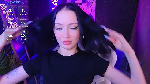 Snapshot of _holly_berry_ chatting on October 21, 2025, 1:49 am holly berry online show from October 21, 2025, 1:49 am