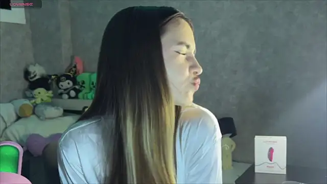 CupSizeGirl online show from May 13, 2026, 1:18 pm