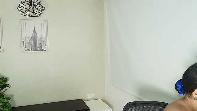 Snapshot of _Victoria_Collins chatting on November 11, 2025, 10:54 am Victoria Collins online show from November 11, 2025, 10:54 am