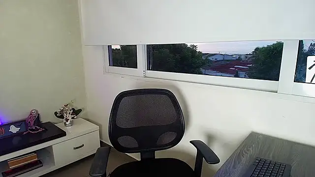 Snapshot of _Victoria_Collins chatting on October 29, 2025, 11:09 am Victoria Collins online show from October 29, 2025, 11:09 am