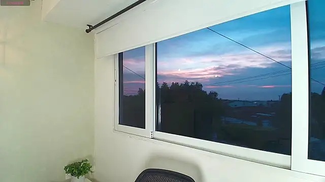 Snapshot of _Victoria_Collins chatting on November 20, 2025, 11:00 am Victoria Collins online show from November 20, 2025, 11:00 am