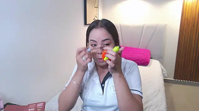 Snapshot of _Victoria_Collins chatting on December 14, 2025, 1:17 pm Victoria Collins online show from December 14, 2025, 1:17 pm