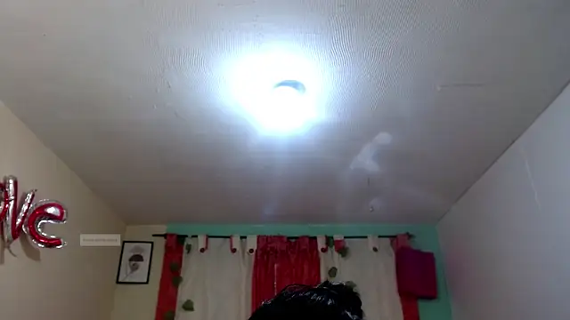 vale miel online show from October 16, 2025, 9:01 pm