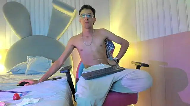 Snapshot of LIAM_BOYPORN chatting on March 23, 2025, 12:58 am LIAM BOYPORN online show from March 23, 2025, 12:58 am