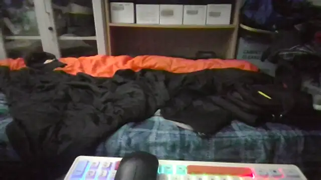 Lovyourpuss online show from April 15, 2026, 9:26 pm