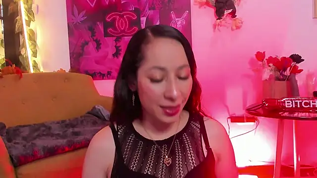 Snapshot of floraginette chatting on November 3, 2025, 6:22 pm floraginette online show from November 3, 2025, 6:22 pm