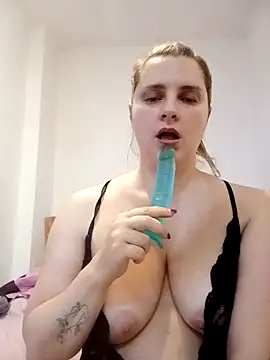 Snapshot of JessicaItalia chatting on October 9, 2025, 9:21 am JessicaItalia online show from October 9, 2025, 9:21 am