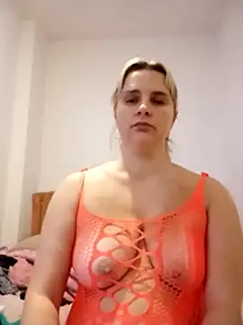 Snapshot of JessicaItalia chatting on November 15, 2025, 10:08 am JessicaItalia online show from November 15, 2025, 10:08 am