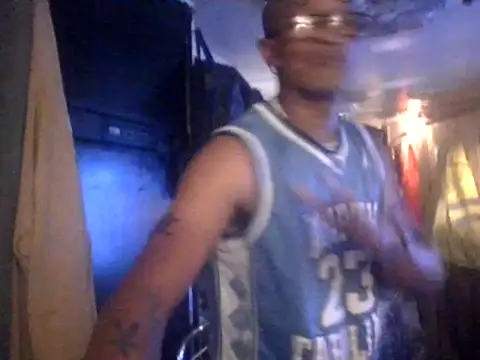 Snapshot of badboy2u2025 chatting on May 31, 2026, 12:05 am badboy2u2025 online show from May 31, 2026, 12:05 am