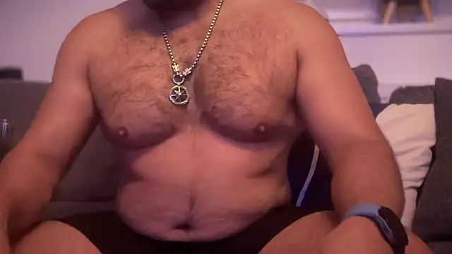 CloudyMuscleBeefy online show from October 18, 2025, 11:29 pm