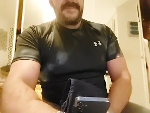 CloudyMuscleBeefy online show from October 26, 2025, 4:51 pm