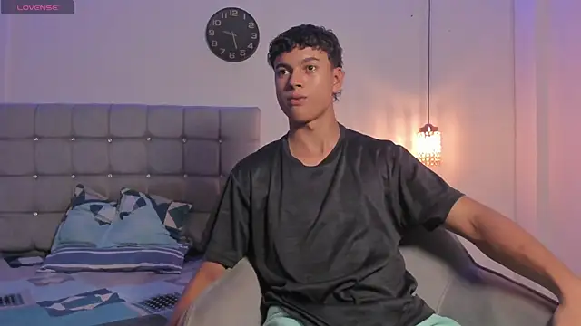 Snapshot of Santy_Stump chatting on November 2, 2025, 9:09 pm Santy Stump online show from November 2, 2025, 9:09 pm