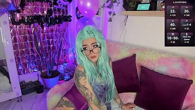 sarahminage  online show from February 24, 2026, 10:43 pm