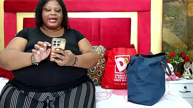 Snapshot of Exoticbigmandy chatting on July 3, 2026, 2:01 pm Exoticbigmandy online show from July 3, 2026, 2:01 pm