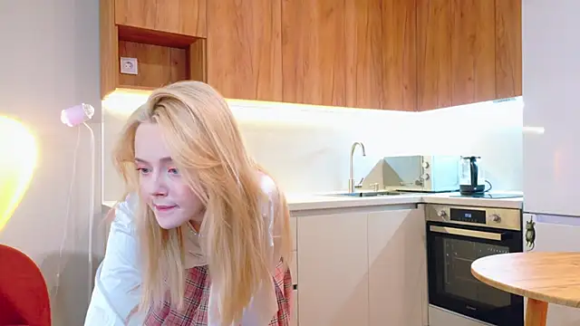 StarrShinee online show from November 10, 2025, 3:33 am