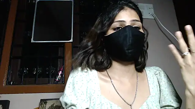 Isha Sax online show from October 9, 2025, 8:31 pm