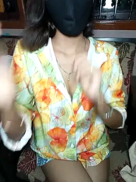 Isha Sax online show from September 26, 2025, 7:54 pm