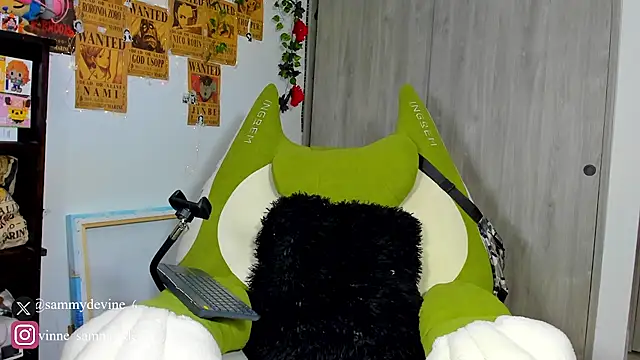 Snapshot of sammy_devinne chatting on October 15, 2025, 8:17 pm sammy devinne online show from October 15, 2025, 8:17 pm