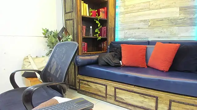Snapshot of MarcusBlack_ chatting on May 22, 2026, 1:31 pm MarcusBlack online show from May 22, 2026, 1:31 pm