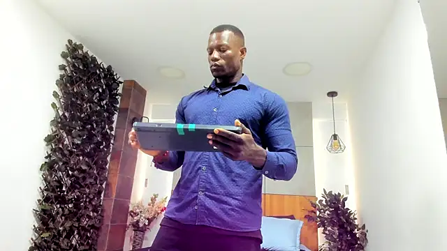 MarcusBlack  online show from April 13, 2026, 12:31 pm