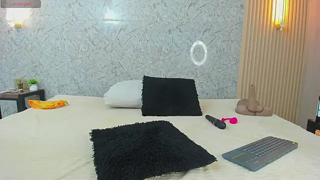 Antonella west online show from April 10, 2026, 8:49 pm