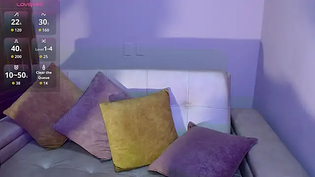 alesiamoore online show from September 15, 2025, 1:44 pm