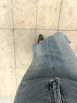 xiaoyuan01 online show from September 20, 2025, 1:54 am