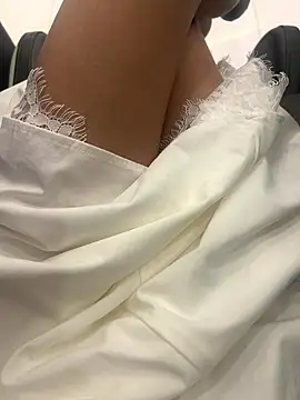 xiaoyuan01 online show from October 8, 2025, 2:13 am