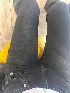 xiaoyuan01 online show from September 19, 2025, 1:42 am