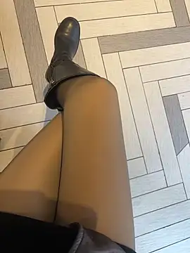 xiaoyuan01 online show from February 3, 2026, 2:00 am