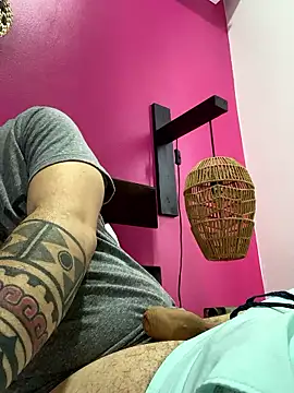 Snapshot of uto857 chatting on January 7, 2026, 4:01 pm uto857 online show from January 7, 2026, 4:01 pm