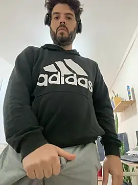 Snapshot of uto857 chatting on January 13, 2026, 3:16 pm uto857 online show from January 13, 2026, 3:16 pm