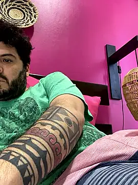 Snapshot of uto857 chatting on January 8, 2026, 4:35 pm uto857 online show from January 8, 2026, 4:35 pm