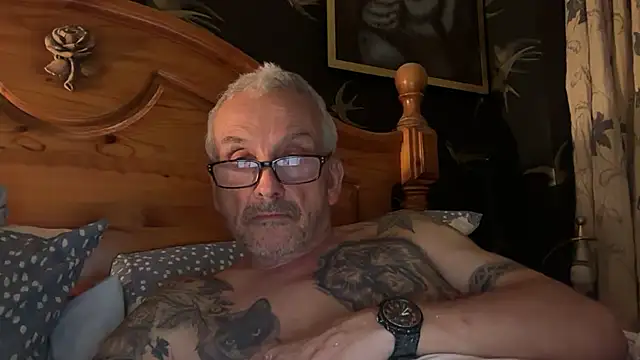 poggles online show from October 3, 2025, 7:37 pm