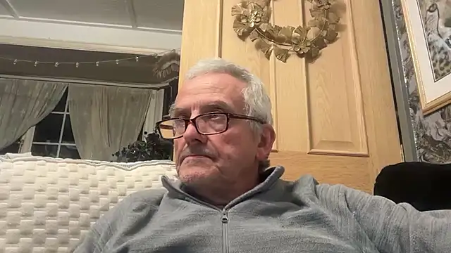 poggles online show from October 27, 2025, 10:33 pm