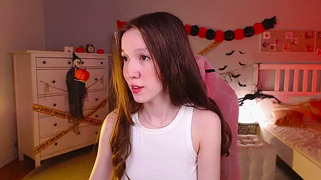 Shriya Sarann online show from October 24, 2025, 2:05 pm