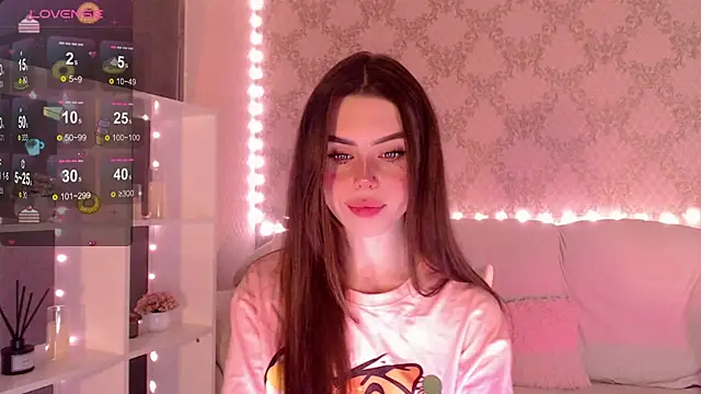 Snapshot of HolyMiax chatting on October 23, 2025, 3:49 am HolyMiax online show from October 23, 2025, 3:49 am