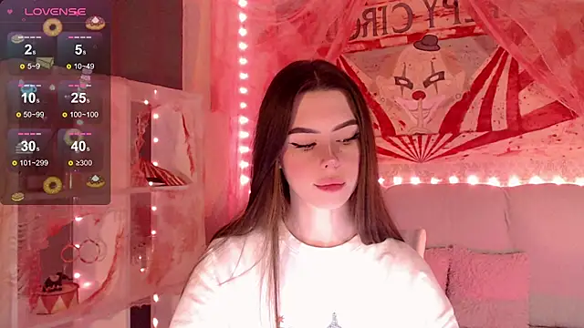 Snapshot of HolyMiax chatting on October 28, 2025, 3:51 am HolyMiax online show from October 28, 2025, 3:51 am