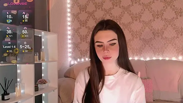 Snapshot of HolyMiax chatting on November 24, 2025, 3:06 am HolyMiax online show from November 24, 2025, 3:06 am