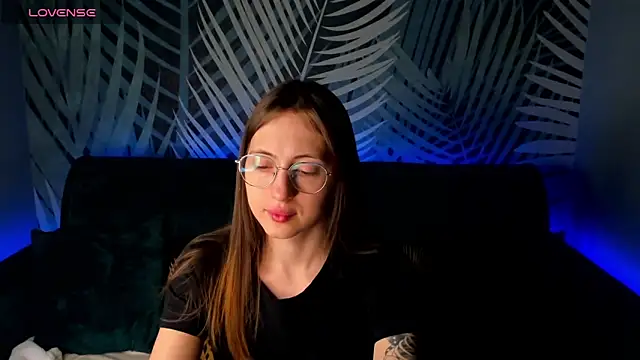 ChristyCrayme online show from November 29, 2025, 10:10 pm