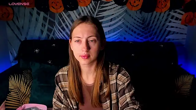 ChristyCrayme online show from October 21, 2025, 10:09 pm