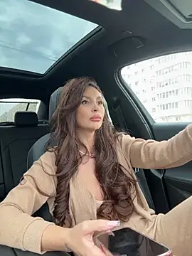 Snapshot of LunaBex chatting on November 26, 2025, 8:47 am LunaBex online show from November 26, 2025, 8:47 am