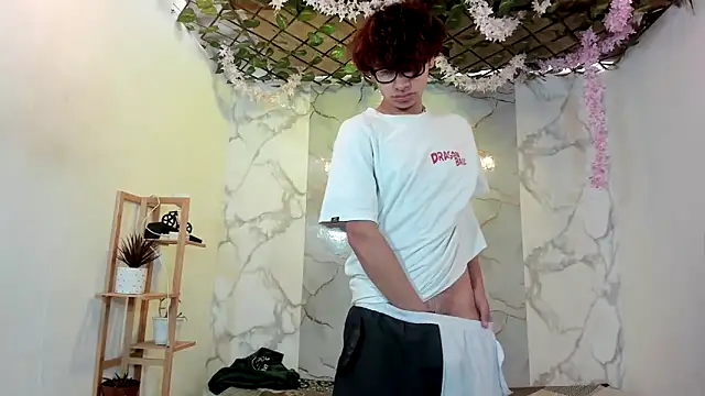 Snapshot of Bastian_boyshot77 chatting on May 17, 2026, 7:47 pm Bastian boyshot77 online show from May 17, 2026, 7:47 pm