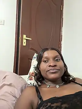 Snapshot of Lil-shawrie chatting on December 15, 2025, 10:26 pm Lil-shawrie online show from December 15, 2025, 10:26 pm