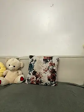 Lil-shawrie online show from May 1, 2026, 2:33 pm