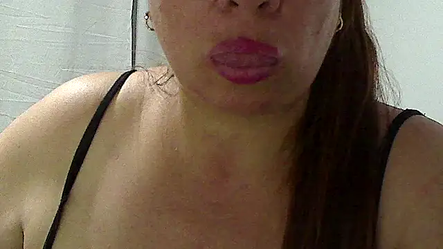 Snapshot of luciana69hot chatting on April 30, 2026, 8:57 pm luciana69hot online show from April 30, 2026, 8:57 pm