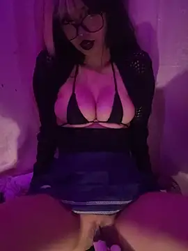 Snapshot of YourDevilGirl_ chatting on August 2, 2026, 6:56 am YourDevilGirl online show from August 2, 2026, 6:56 am