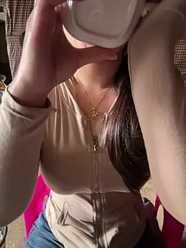 chenyu0308 online show from April 2, 2026, 7:04 am