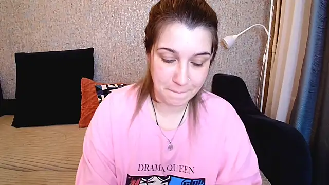 CherryZlata online show from December 19, 2025, 6:43 pm